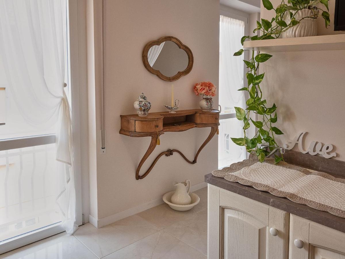 Ave Home Luino Bagian luar foto