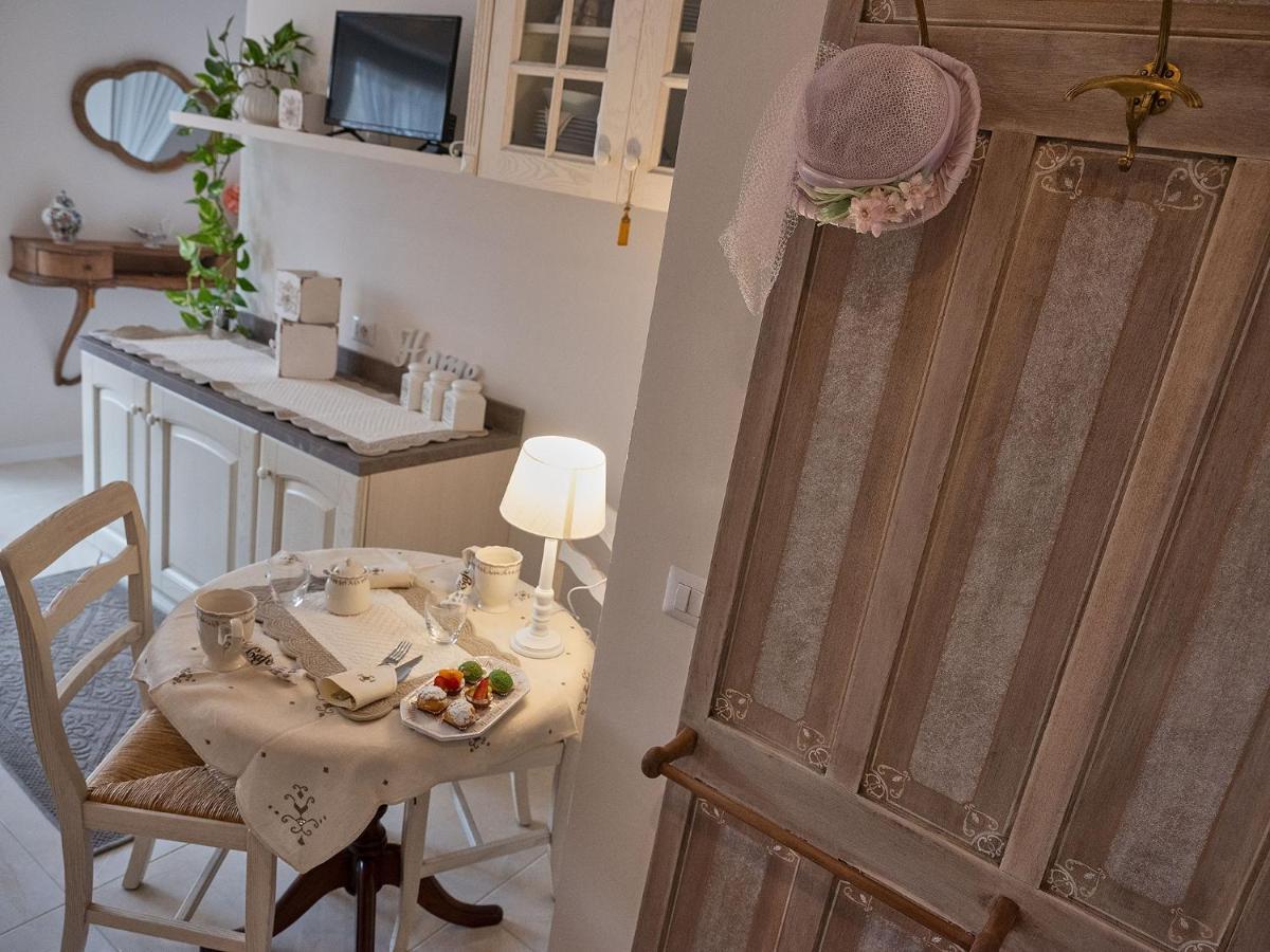Ave Home Luino Bagian luar foto
